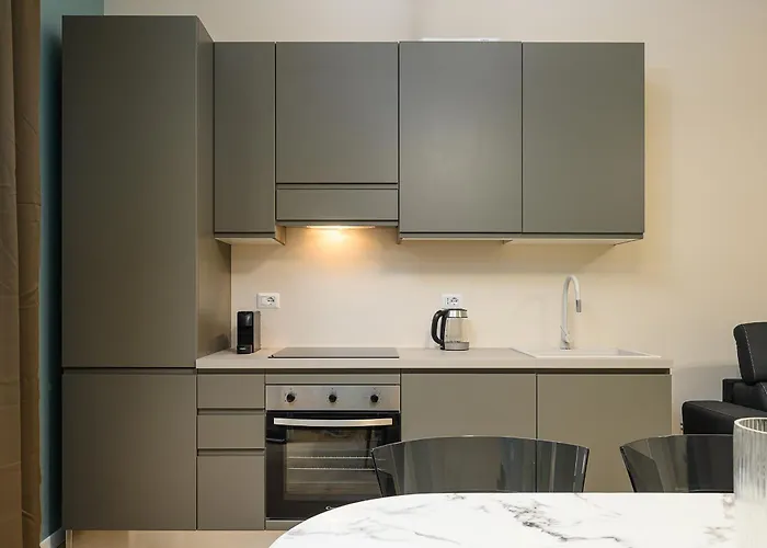 Suites In Porta Garibaldi & Chinatown - City Center Well Connected